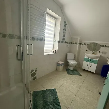 у східниці Дом отдыха